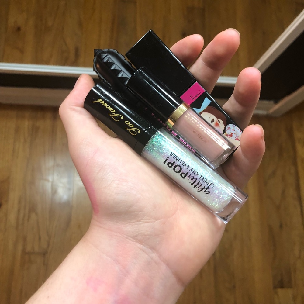 Small makeup set!!